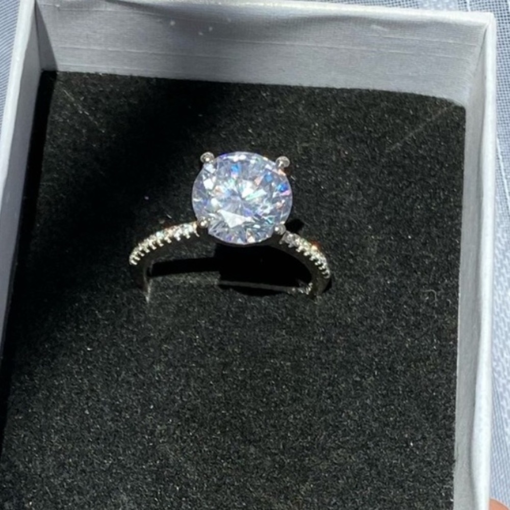 Solitaire 3CT diamond ring - Picture 6 of 11